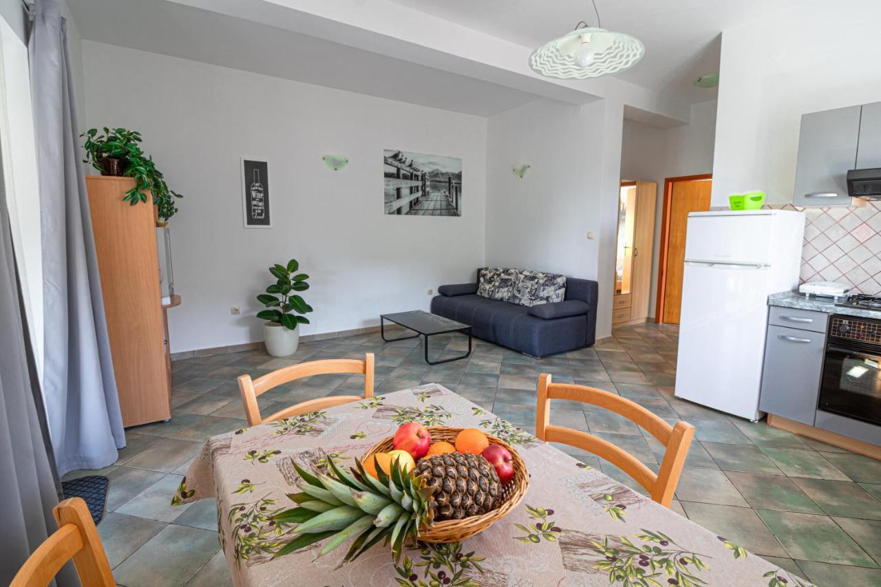 Apartments Sandra Kornić Exteriér fotografie