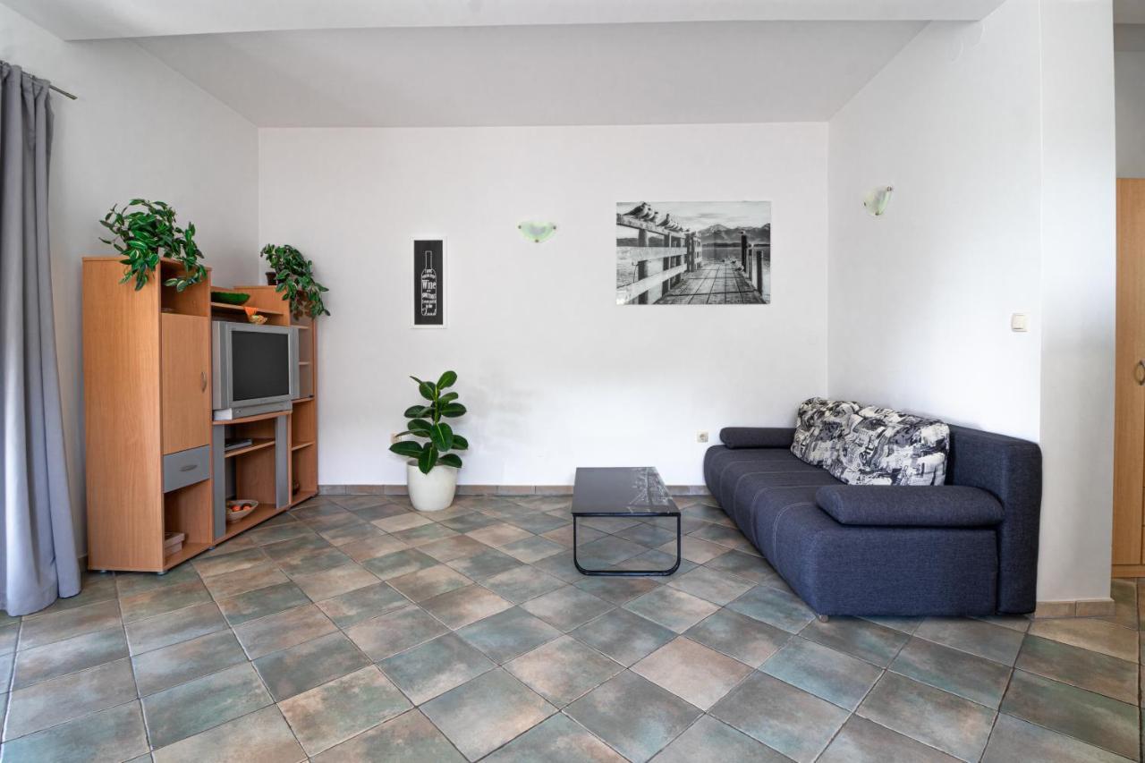 Apartments Sandra Kornić Exteriér fotografie
