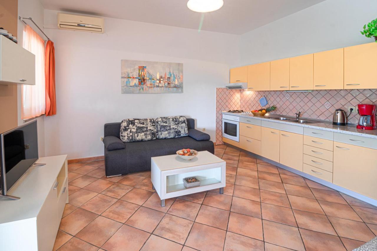 Apartments Sandra Kornić Exteriér fotografie